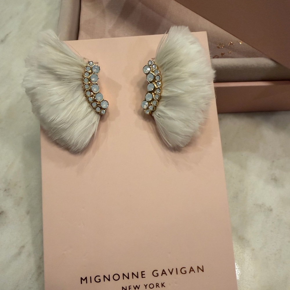 NEW Mignonne Gavigan Ivory Feather Earrings with Crystal Accents - Picture 3 of 11